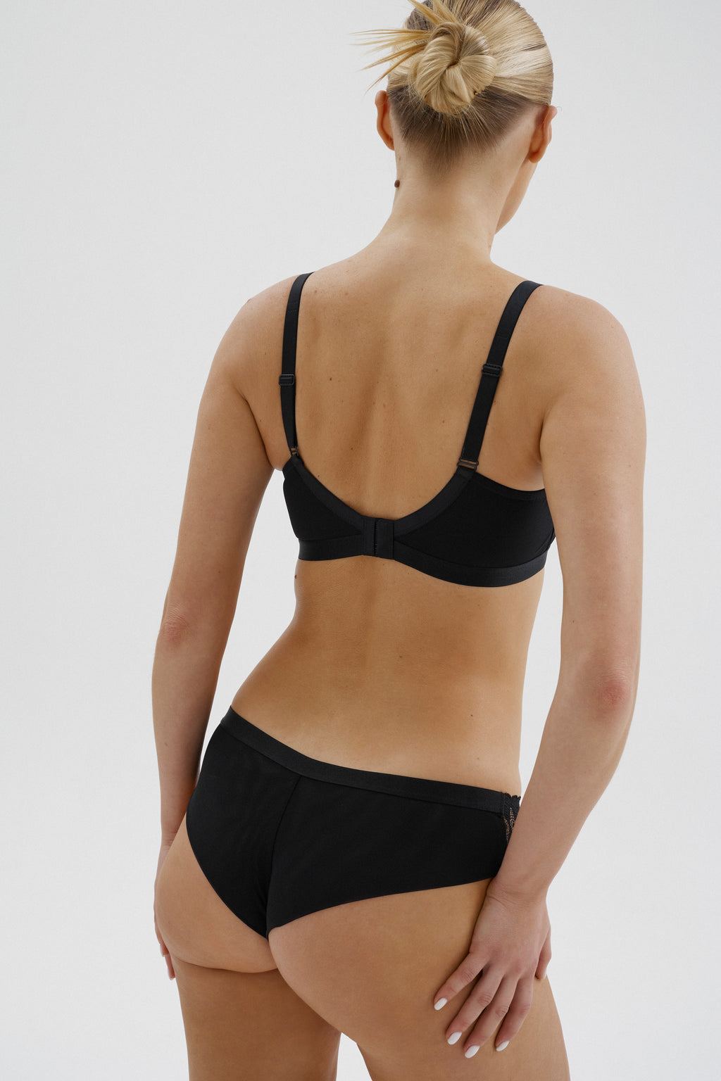 Megami Lotus Wire-Free Padded Pocketed Mastectomy Bra Black